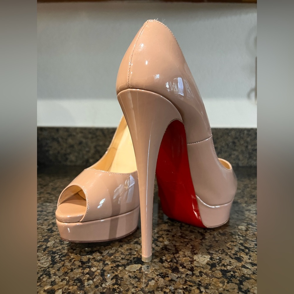 Lady Peep Nude